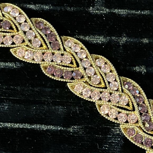 Vintage NWT Rare Crown Trifari Goldtone Pink Purple Rhinestone Bracelet 7” - Picture 5 of 14